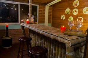 Bar (in der Unterkunft)