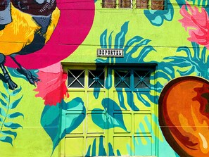 Vista frontal de la propiedad