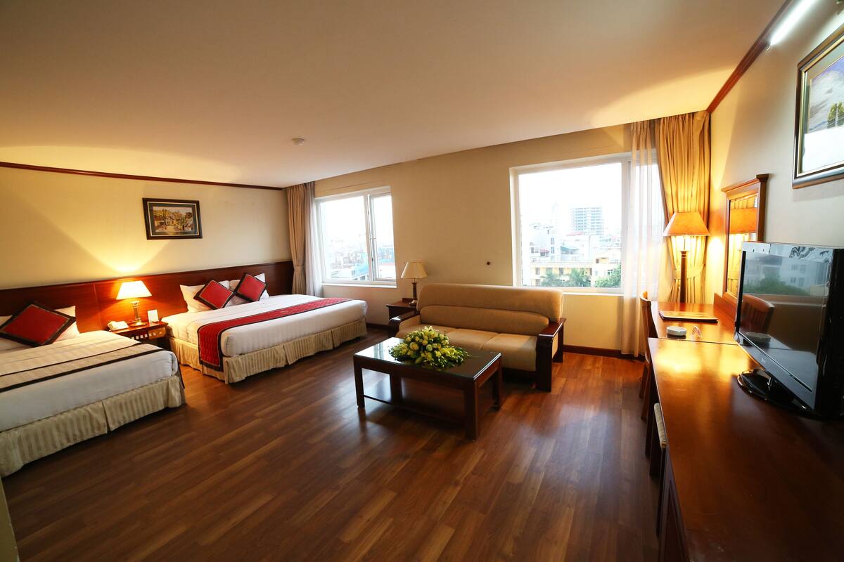 Suite | Minibar, brankas, meja kerja, dan Wi-Fi gratis
