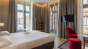 Double Room (Privilege) | Premium bedding, individually decorated, desk, blackout drapes