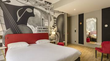 Suíte standard, 2 camas de casal, quartos conectados | Roupas de cama premium, individualmente decorados, escrivaninha