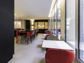 Buffet déjeuner gratuit tous les jours