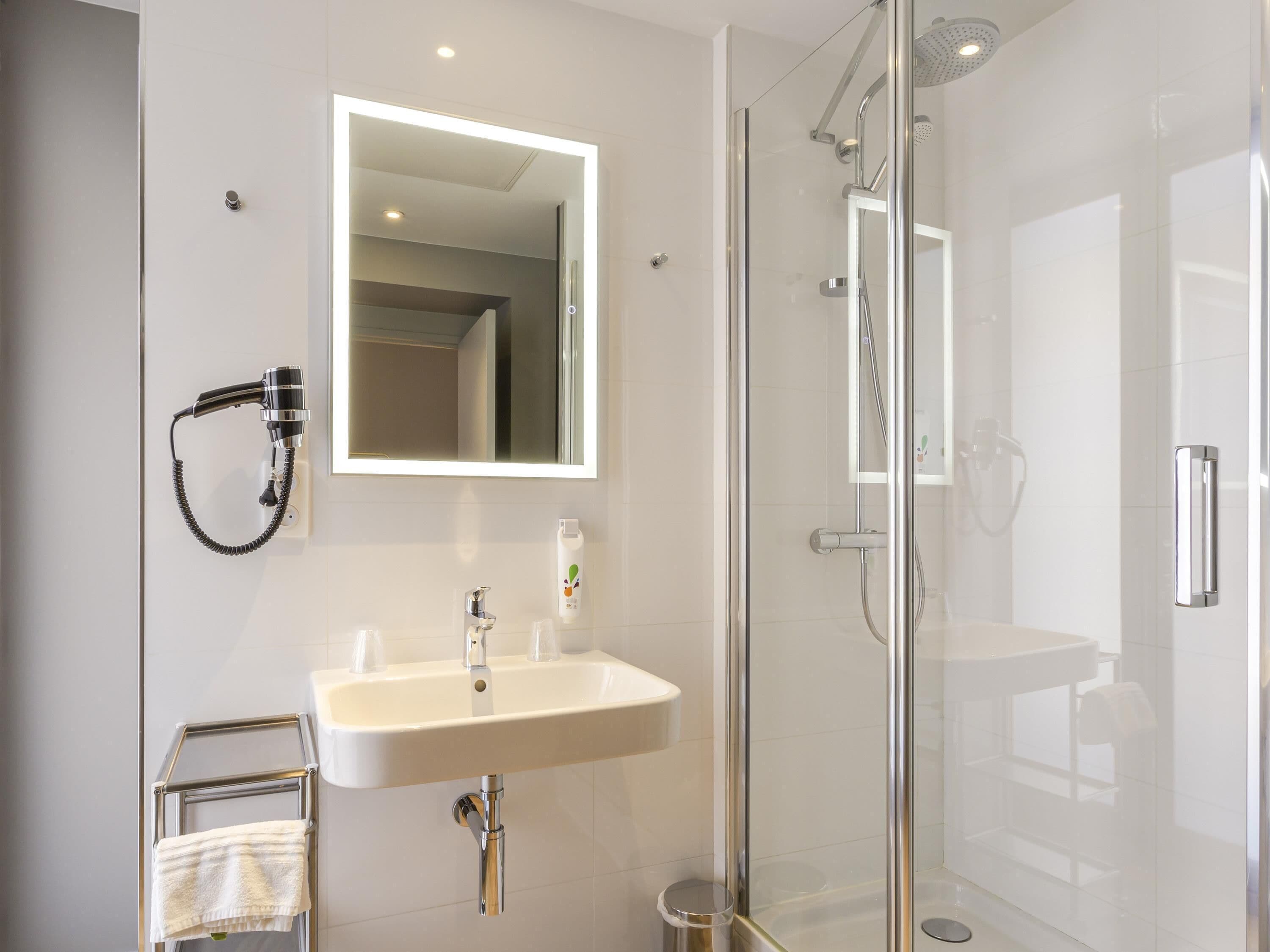 double room (privilege) | premium bedding, individually decorated, desk, blackout curtains