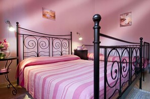 Edredón, decoración personalizada y muebles diferentes 