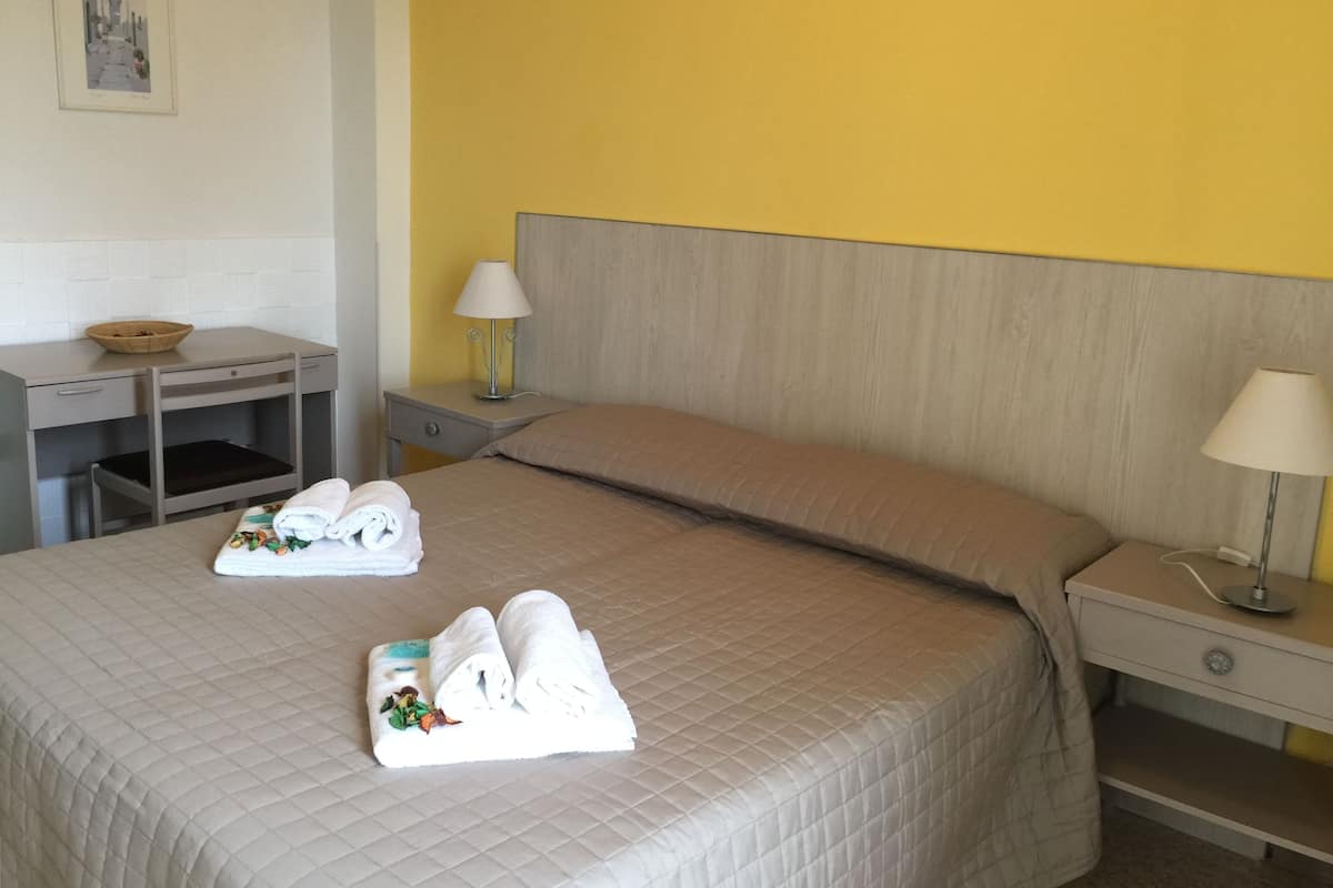 Een bureau, gratis wifi, beddengoed, rolstoeltoegankelijk