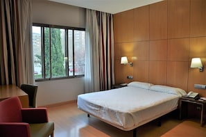 In-room safe, individually decorated, individually furnished, desk