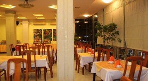 Breakfast, lunch and dinner served  - Nha Trang Beach Hotel (Nha Trang)