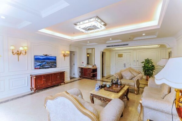 Minibar, in-room safe, alarm clocks