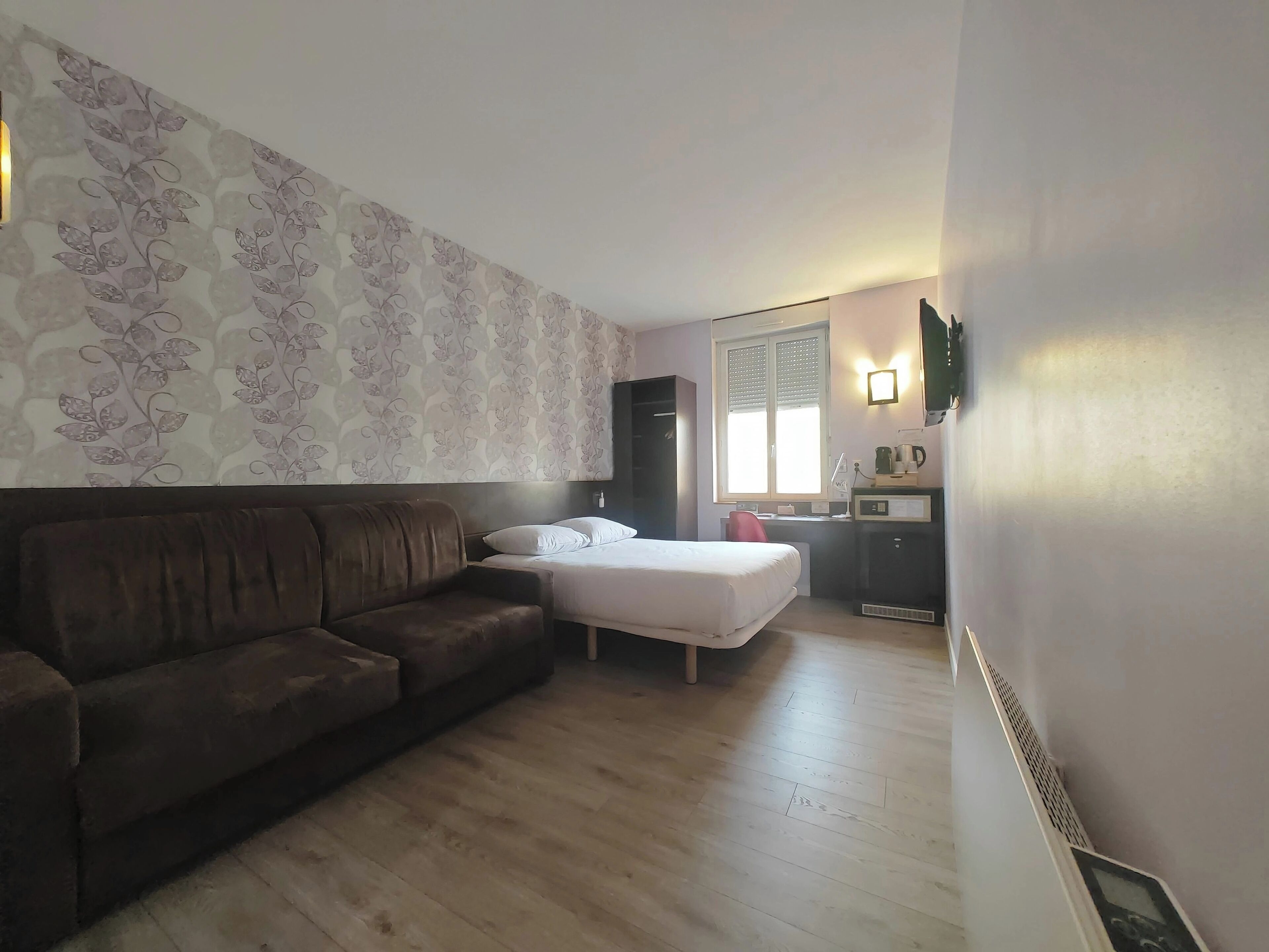 Chambre Junior double | Ameublement unique, bureau, espace de travail pour ordinateurs portables