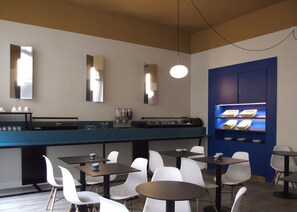 Frokostbuffé hver dag (EUR 13 per person)