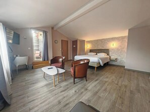 Individually furnished, desk, laptop workspace, soundproofing - Urban Style Hotellerie du Cheval Noir (Saint-Etienne)