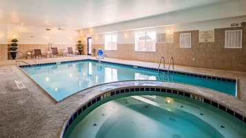 Indoor pool, sun loungers
