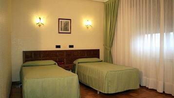 Desk, free WiFi, wheelchair access