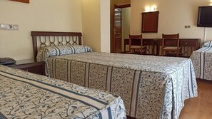 Desk, free WiFi, wheelchair access - Las Vegas (Burgos)