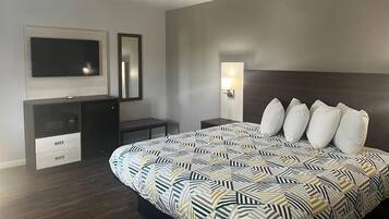 办公桌、免费 WiFi、床单