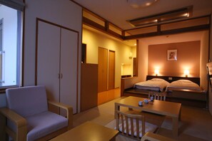 Western & Japanese Mix Style Room with Open-Air Bath