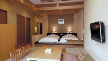 xxTraditional, 2 beds, Futon | In-room safe, rollaway beds, free WiFi, wheelchair access