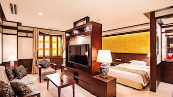 Junior Suite Room, Non Smoking | Premium bedding, down comforters, in-room safe, desk