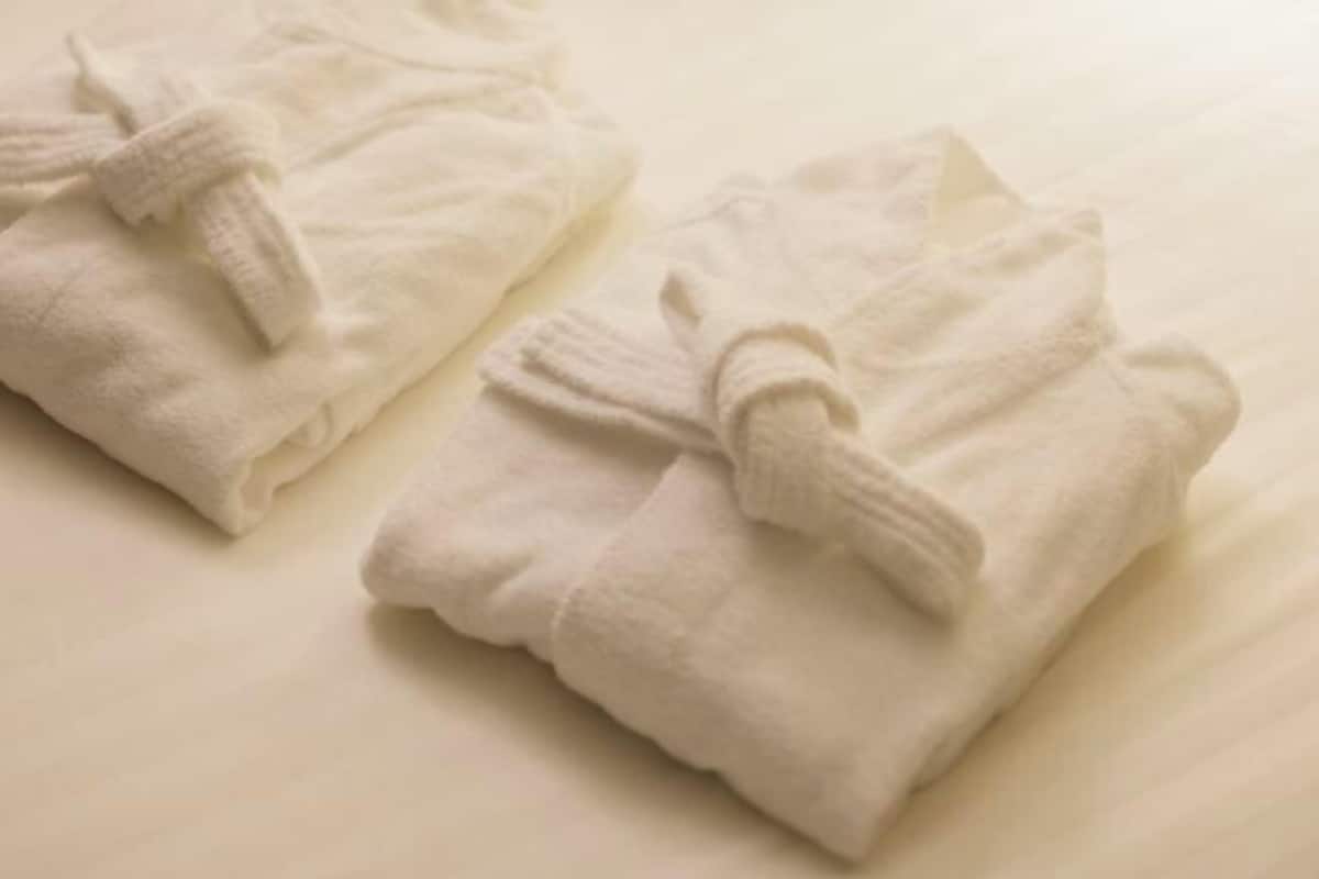Tina con regadera, amenidades de baño gratuitas, secadora de cabello