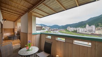 Deluxe Room with Tatami Area and Open-air Bath | In-room safe, free WiFi, bed sheets, wheelchair access