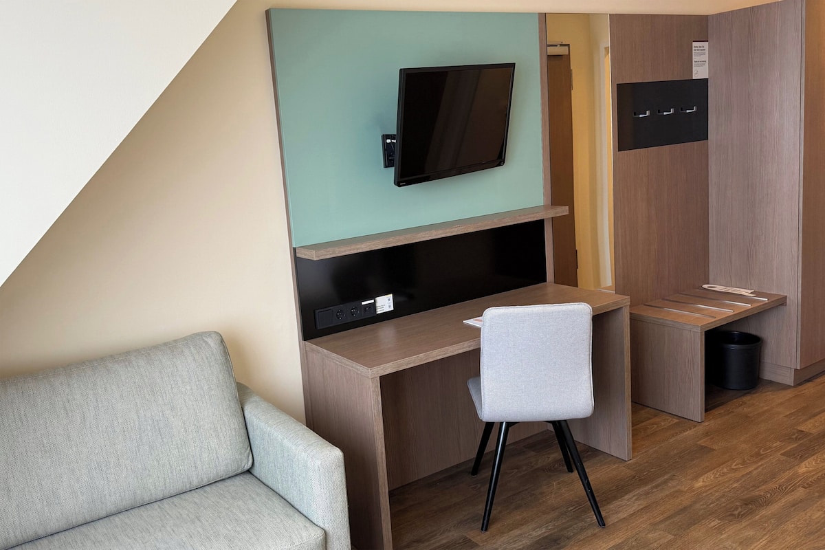 Premium bedding, pillowtop beds, in-room safe, desk