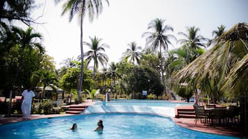 3 outdoor pools
