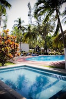 3 piscinas al aire libre