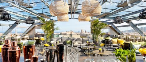 Rooftop bar, al fresco dining, open daily