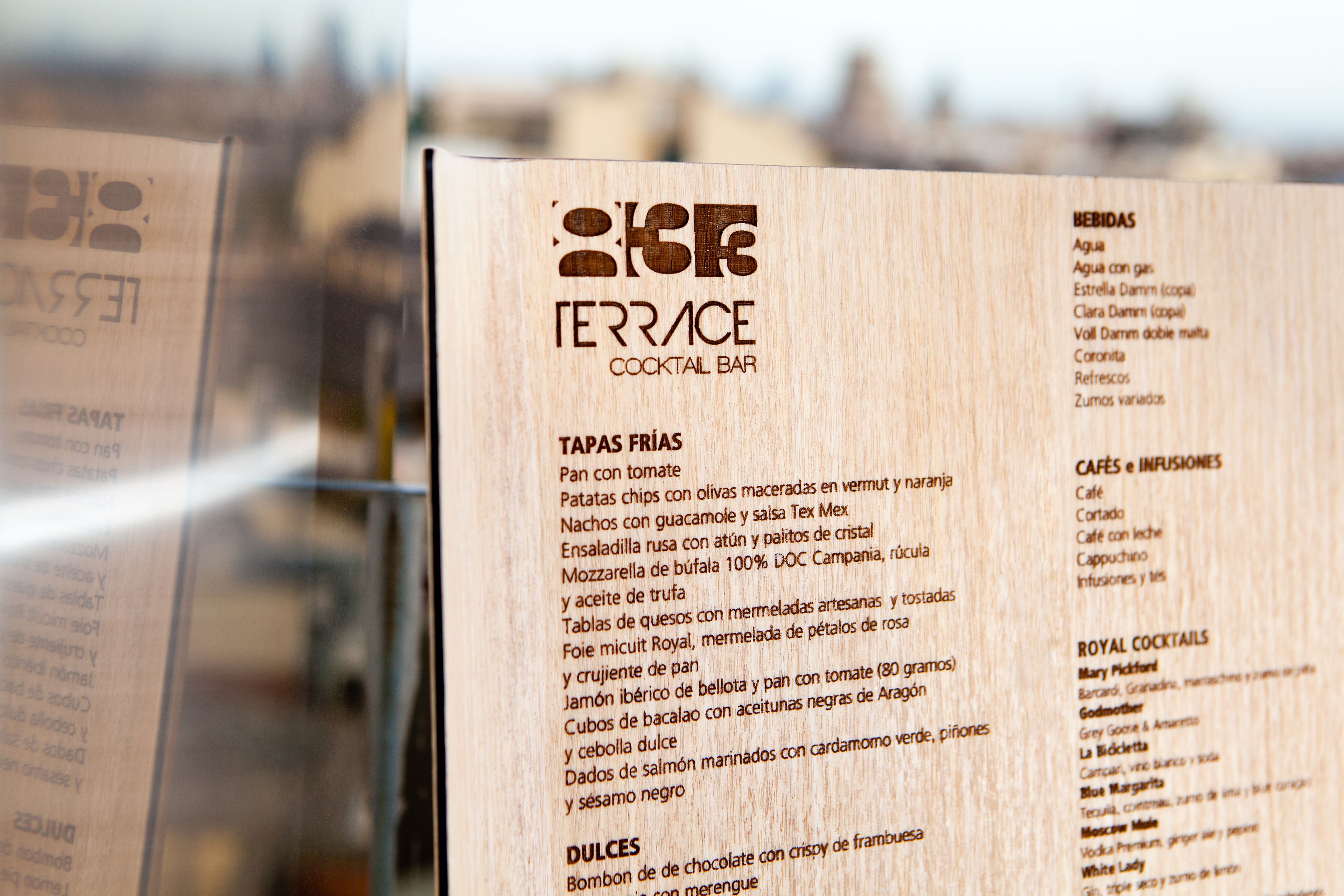 rooftop bar, al fresco dining, open daily