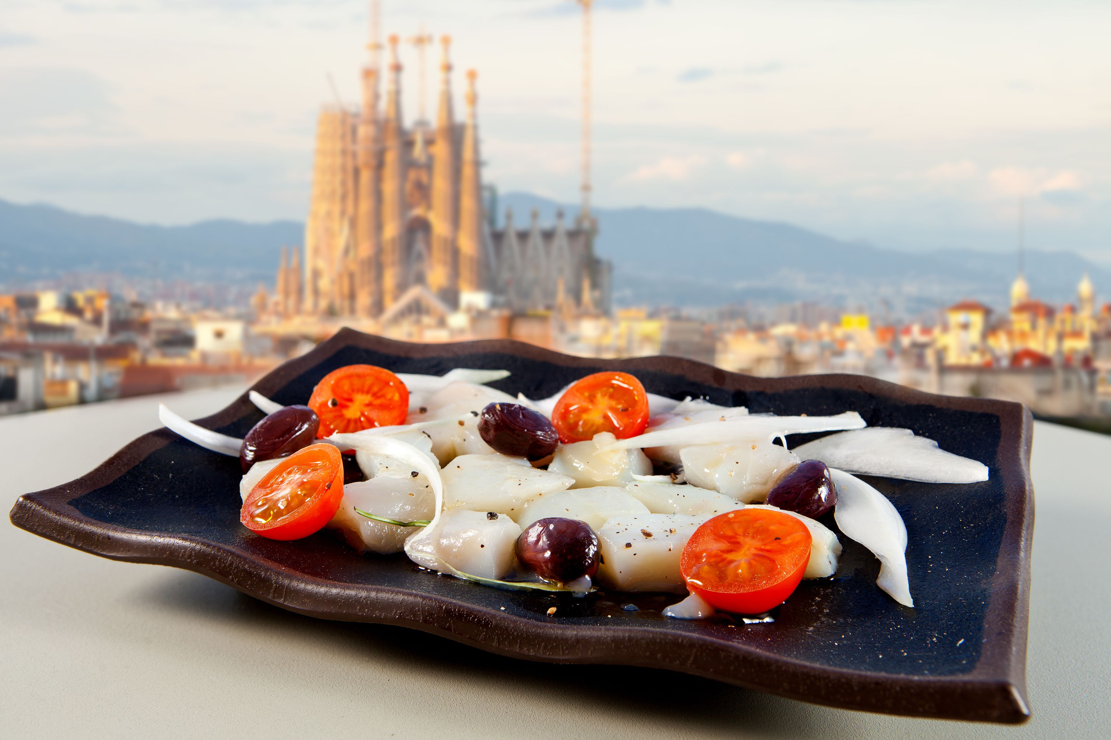 rooftop bar, al fresco dining, open daily