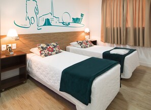 Standard Twin Room | In-room safe, desk, blackout drapes, free WiFi - Garibaldi Business Hotel (Porto Alegre)