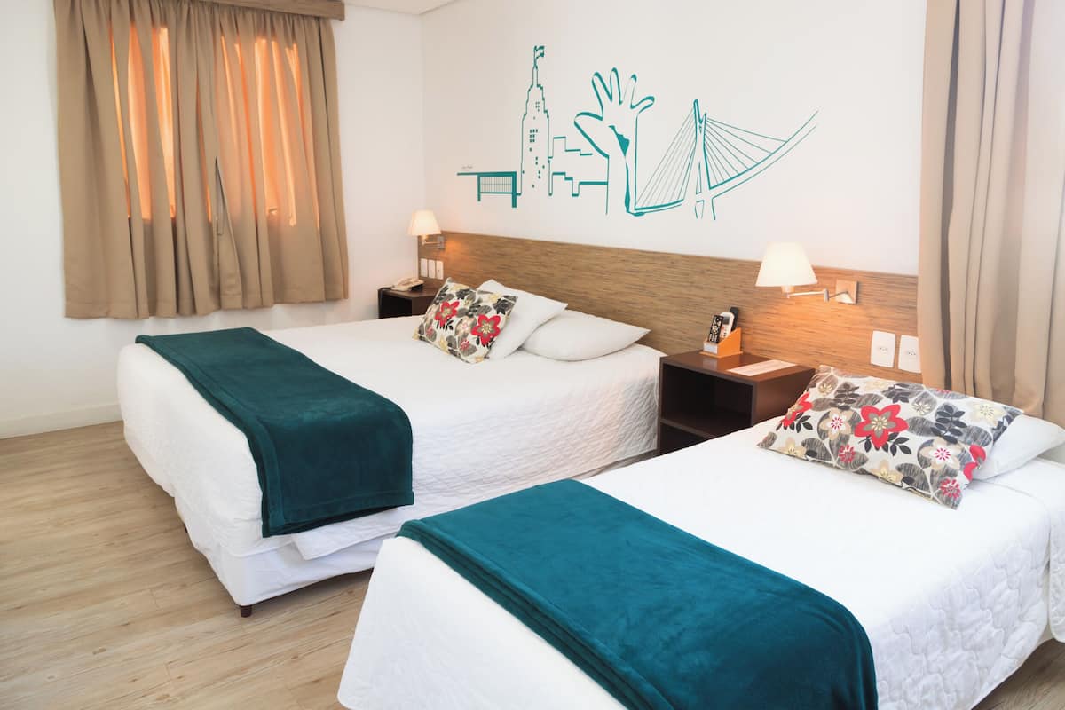 Standard Triple Room | In-room safe, desk, blackout curtains, free WiFi