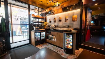 Café da manhã com buffet todos os dias (EUR 17.50 por pessoa)