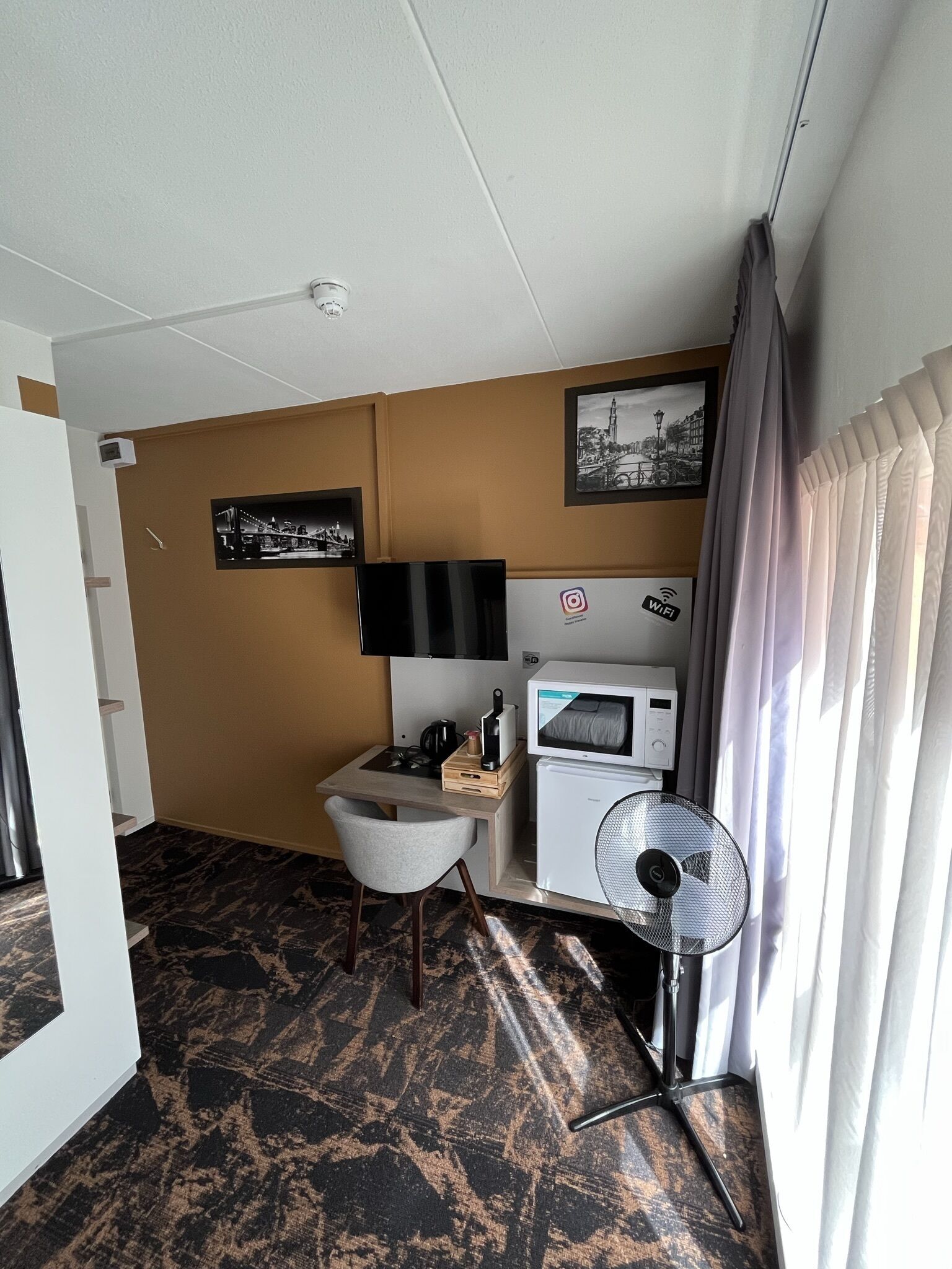 1 bedroom, desk, laptop workspace, blackout curtains