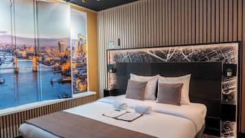 Studiosvit Royal - 1 queensize-säng - icke-rökare | Skrivbord, arbetsyta för laptop och mörkläggningsgardiner