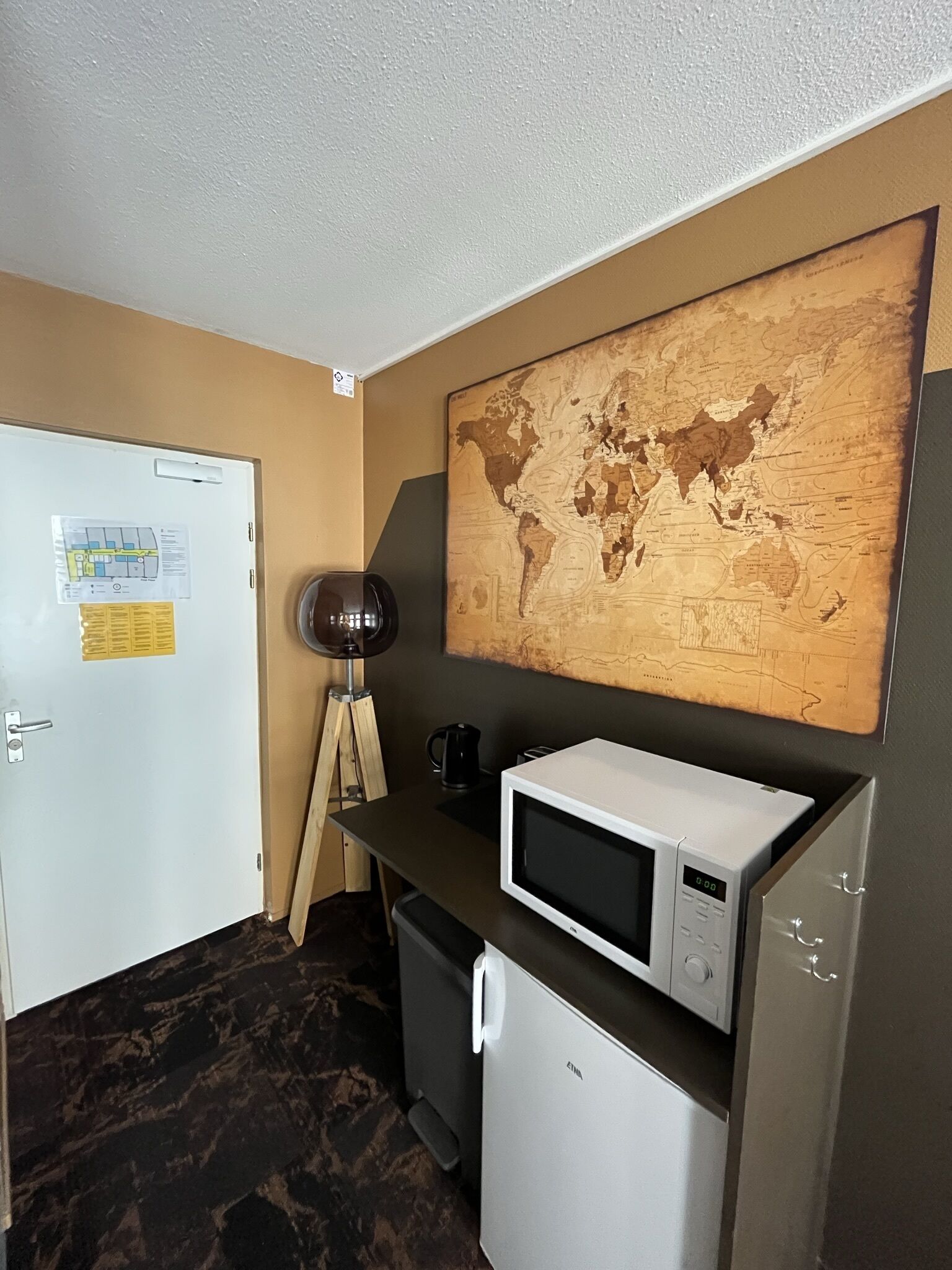 family double room | private kitchen | oven, stovetop, electric kettle