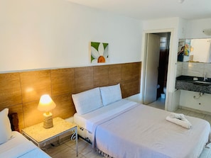 Economy Triple Room | Blackout curtains, rollaway beds, free WiFi, bed sheets - Buzios Colinas Homestay (Búzios)