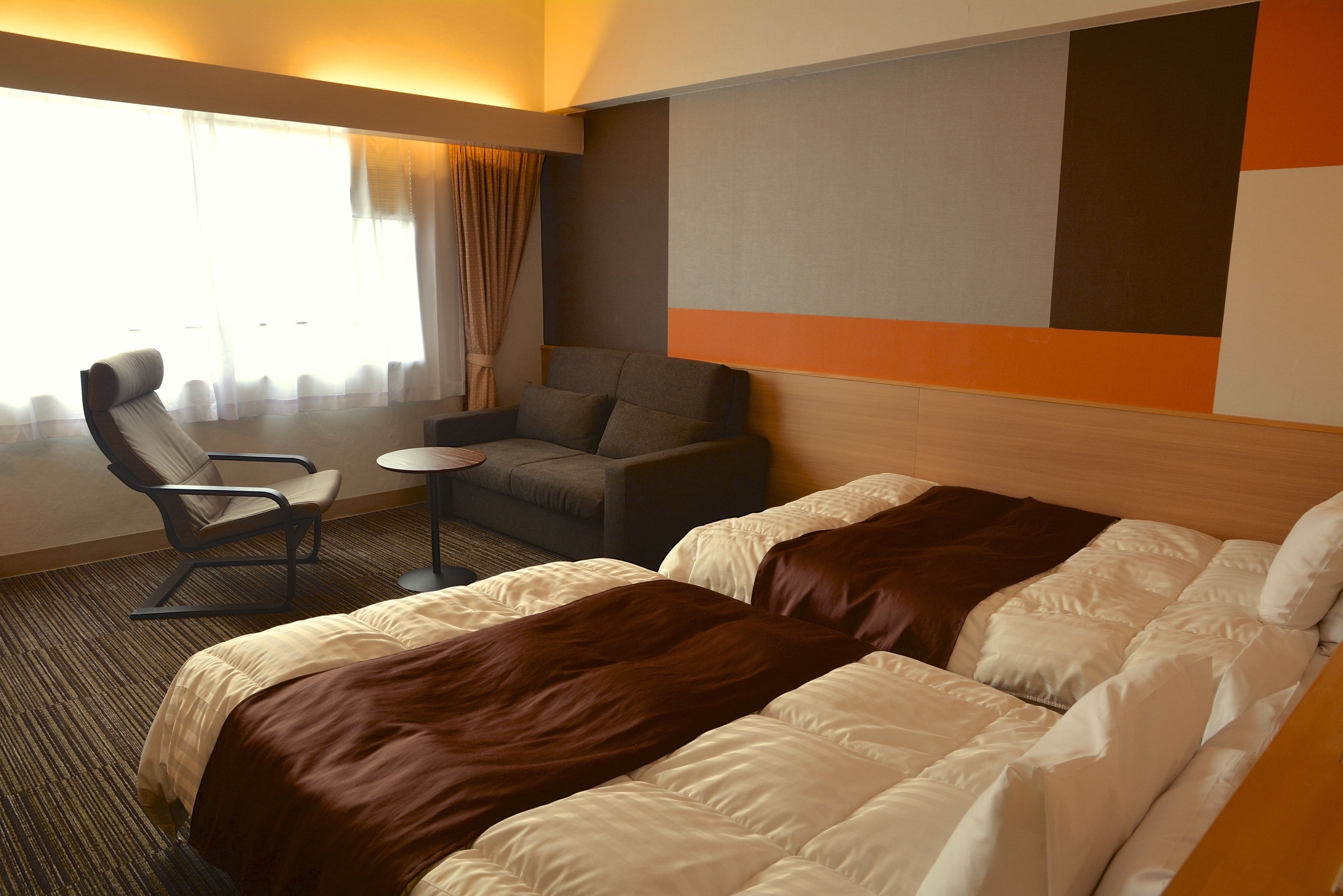 in-room safe, desk, free wifi