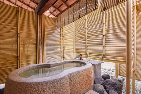 Luxury Triple Room, Non Smoking, Private Bathroom | Bathroom | Separate tub and shower, free toiletries, hair dryer, slippers. Furuya Ryokan