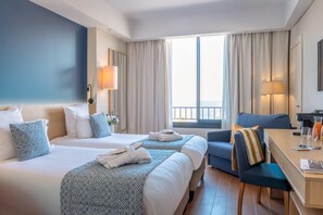 Chambre Supérieure | Minibar, coffres-forts dans les chambres, ameublement personnalisé