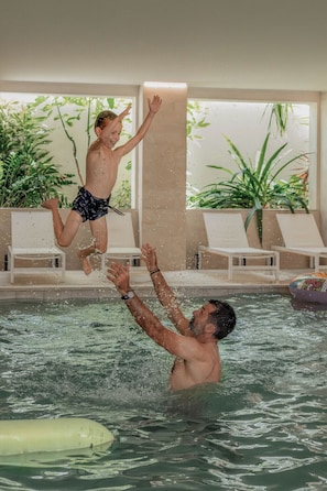 Innenpool, Liegestühle