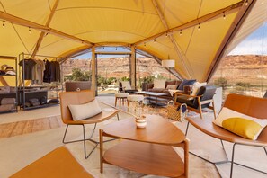 Lobby sitting area - Under Canvas Moab (Moab)