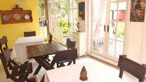 Breakfast area - Tonapraia - Florianopolis (Florianopolis)