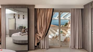 Suite Design, 1 letto queen, vista mare parziale | Lenzuola Frette, biancheria da letto di alta qualità