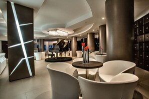 Lobby sitting area - Grand Hotel Resort Ma&Ma - Adults Only (La Maddalena)