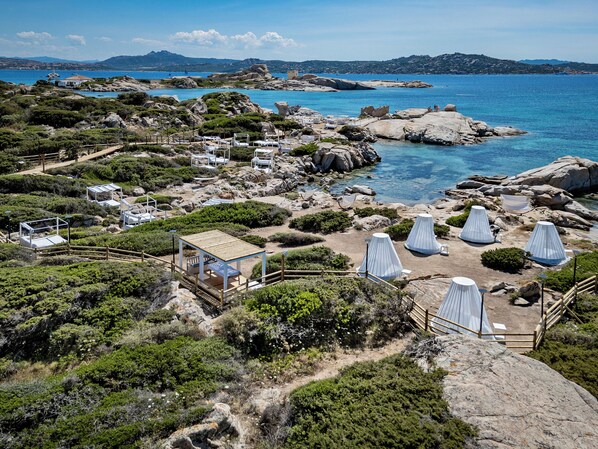 근처 해변, 비치 타월