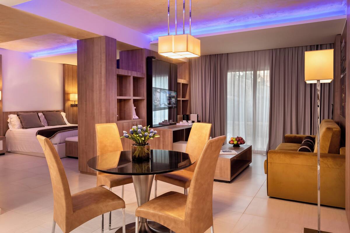 Blu Sky Suite | Living area | 42-inch LCD TV with digital channels