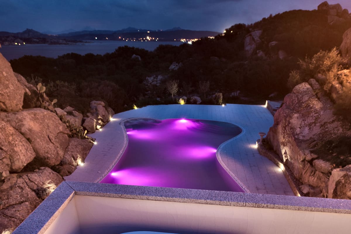 Suite de lujo, 1 cama King size y sofá cama, hidromasaje, vista al mar | Tina de hidromasaje