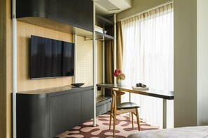 위성 채널 시청이 가능한 49인치 LCD TV, TV, 태블릿