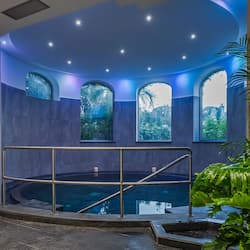 Couples treatment rooms, hot tub, steam room, body treatments